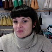 Diseñadora y empresaria, doy clases de Diseño, patronaje, accesorios en piel, Programas y herramientas de diseño: Adobe Photoshop, Illustrator, InDesign..., marketing de moda y lujo, historia de la indumentaria y la moda, industrias creativas y artesanas.